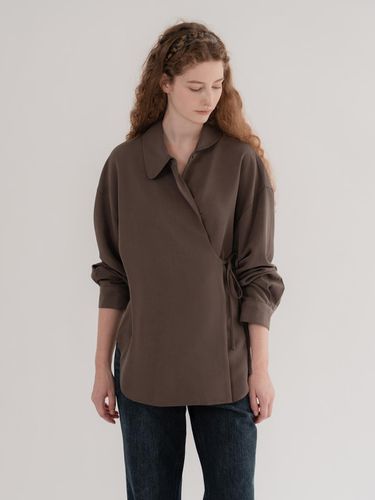 BREEZE Unbalanced Collar Wrap Blouse - MOMET - Modalova