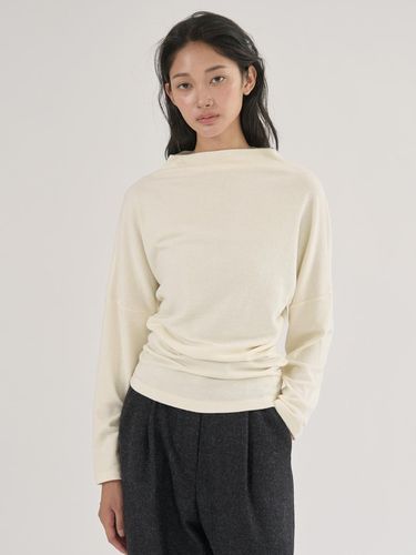 Sober Shirring Boat Neck Tee beige - MOMET - Modalova