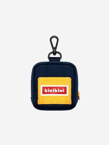 SIGNATURE LOGO ZIPPER POOP BAG NAVY - KINIKINI - Modalova