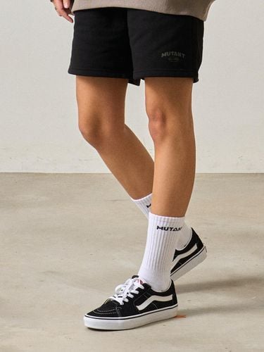 MUTANT LOGO SOCKS (WHITE) - MUTZ - Modalova