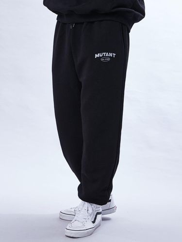 SIGNATURE JOGGER WIDE SWEAT PANTS () - MUTZ - Modalova