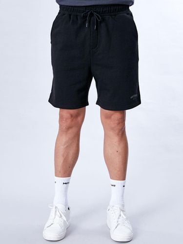 SWEAT SHORTS (BLACK) - MUTZ - Modalova