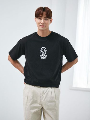 UNCLE SHORT SLEEVE T-SHIRT (BLACK) - MUTZ - Modalova