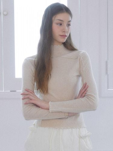 Line half-neck turtleneck [BEIGE] - DELICCENT - Modalova