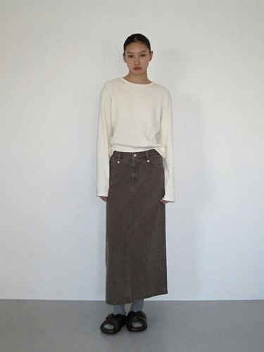 Maggie Garment Dyed Denim Long Skirt (Brown) - PONYTAIL - Modalova