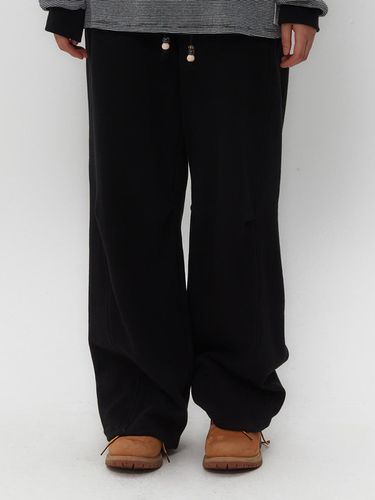 STRING CHARM SWEATPANTS [BLACK] - TUOMIO - Modalova