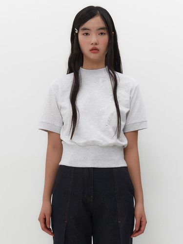 RIBBON GRAPHIC MOCK NECK TOP [HEATHER GREY] - TUOMIO - Modalova