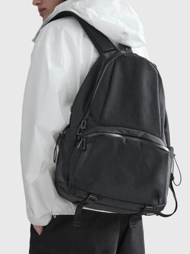 Stuart W50 Backpack Black - MATHEMATIK - Modalova