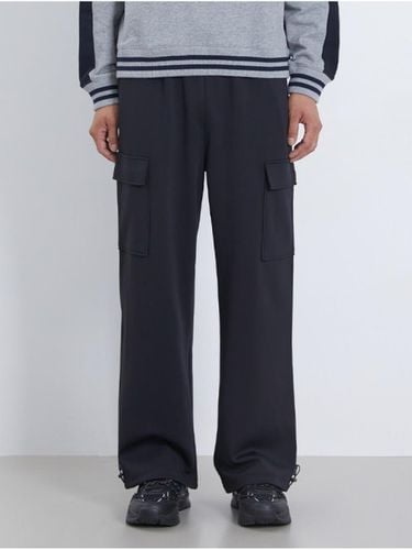 Men's Semi-Wide Fit Cargo All-round Fit Pants - UCLA - Modalova