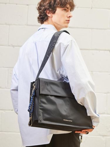 NO 17 MILLAU MESSENGER BAG - SATURDAY-ELEVEN - Modalova