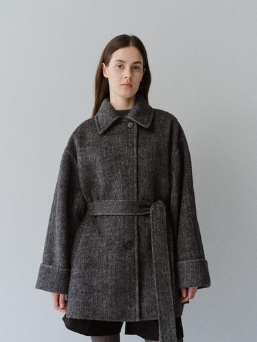 TFF ALPACA HERRINGBONE HALF COAT_2COLORS - MOHAN - Modalova