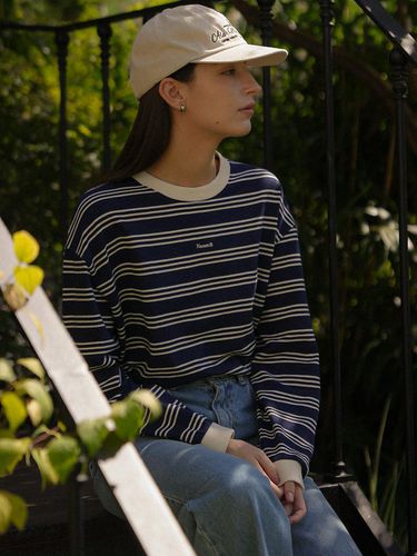 Front logo multi stripe T shirt_Navy - KNOWN BETTER - Modalova