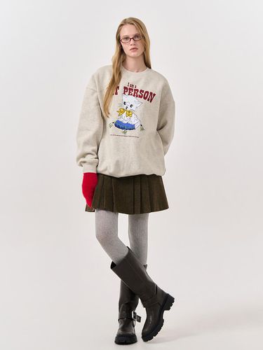 Kitten Oversized Fit Napping Sweatshirt [OATMEAL] - GENERAL IDEA - Modalova