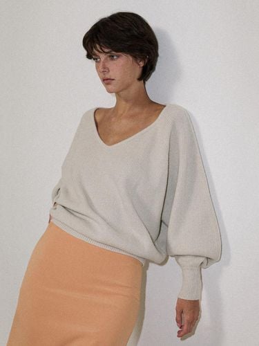 Ballon v - neck knit Light beige - NONMUTE - Modalova