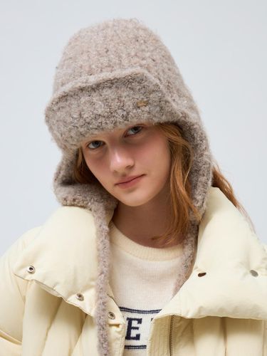 Boucle earflap beanie - light brown - DEPOUND - Modalova