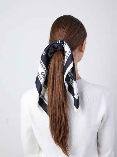 Scrunchy + square scarf set BK - nitina - Modalova