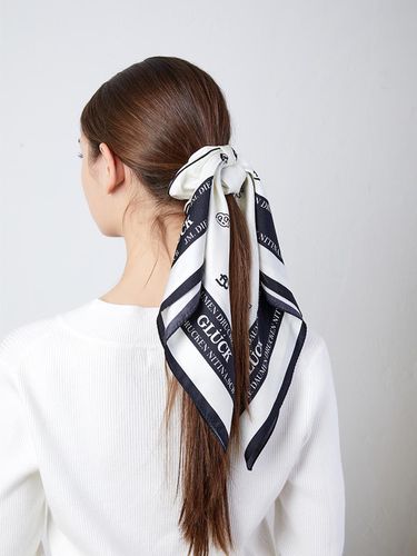 Scrunchy + square scarf set white - nitina - Modalova