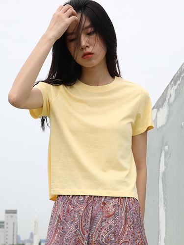 So Luv Crop Tee_Yellow - SORRY TOO MUCH LOVE - Modalova