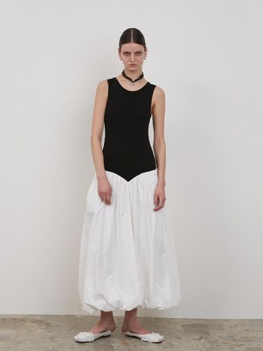 BALLON DRESS [White] - LOW TIDE - Modalova