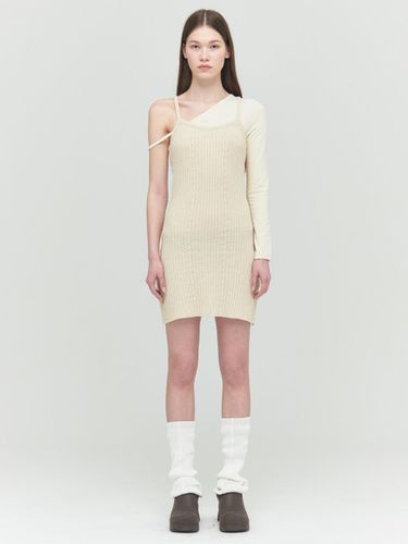 BOUCLE KNIT DRESS, BEIGE - Porta - Modalova