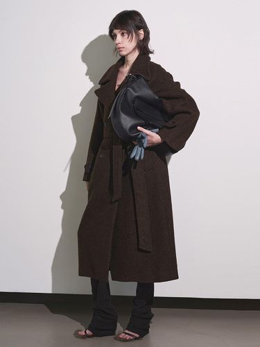 BOUCLE BELTED COAT _ BROWN - SIGREAT - Modalova