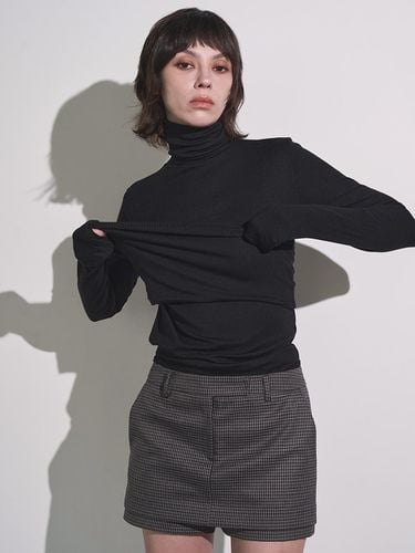 LAYERED TOP TURTLE NECK_ BLACK - SIGREAT - Modalova