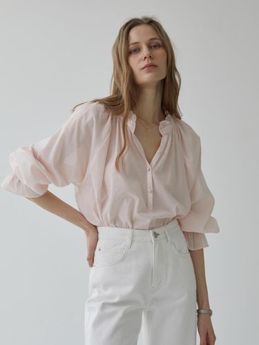 Bin Smocked Frill Blouse Pink - MOMET - Modalova