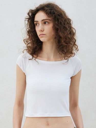 Shirring Boat Neck T-shirt WH - ITOV SEOUL - Modalova