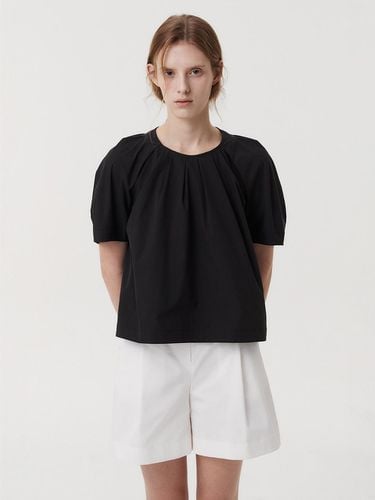 TUCK VOLUME BLOUSE (BLACK) - EAAH - Modalova