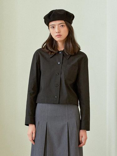 Letter Pocket Crop Shirt (Black) - J`ASP - Modalova