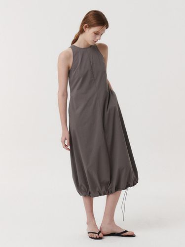 HALTER NECK DRESS (TAUPE) - EAAH - Modalova