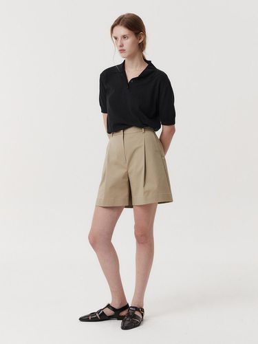 COTTON TUCK SHORTS (BEIGE) - EAAH - Modalova