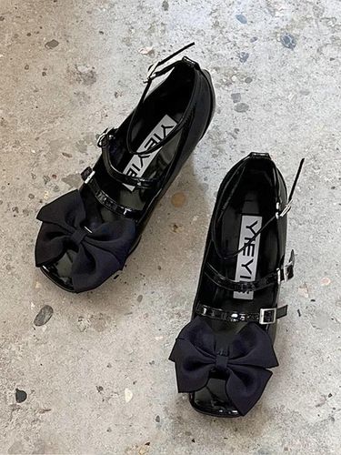 Jazlyn Mary-Jane Pumps GLOSSY BLACK - yieyie - Modalova