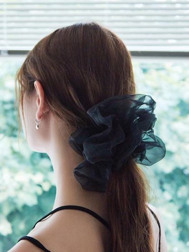 Baby ribbon scrunchie_black - Charmy - Modalova