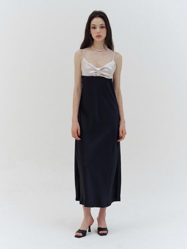 Ribbon satin slip dress - KINDABABY - Modalova