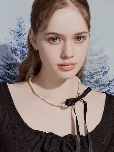 Mararet ribbon pearl necklace - ENGBROX - Modalova