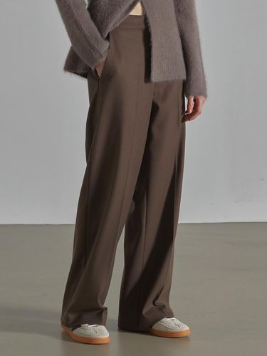 SIGNATURE BOOTCUT PANTS (BROWN) - STAYPEOPLE - Modalova