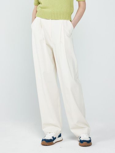 Layered wrinkle Semi Baggy Pants (white) - depasion - Modalova