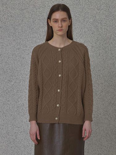 CABLE ROUND CARDIGAN (BROWN) - STAYPEOPLE - Modalova