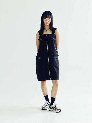 SUSPENDER MIDI DRESS _ BLACK - bomnal boutique - Modalova