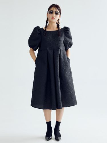 IRIS VOLUME PUFF MIDI DRESS - BLACK - bomnal boutique - Modalova