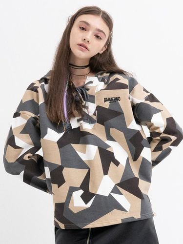 Camo String Hoodie (Beige) - b able two - Modalova