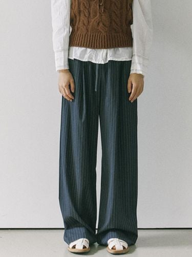 Stripe banding slacks / Navy - HOKUSPOKUS - Modalova