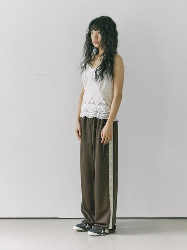 Air mesh track pants / Brown - HOKUSPOKUS - Modalova