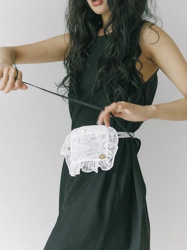 Lace pouch belt / White - HOKUSPOKUS - Modalova