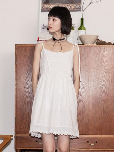 Pintuck lace sleeveless mini-dress white - HIGHSCHOOLDISCO - Modalova