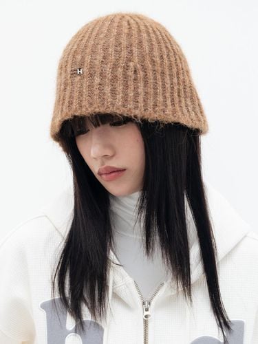 Wool badge knit bucket hat_beige - HIGHSCHOOLDISCO - Modalova