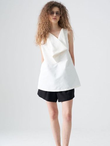 Sleeveless top_White - studio paul&company - Modalova