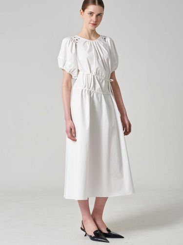 Embroidered shirring poplin dress - studio paul&company - Modalova