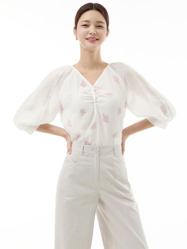 Volume Sleeve Blouse ITN3WBL740 (WHITE) - itMICHAA - Modalova